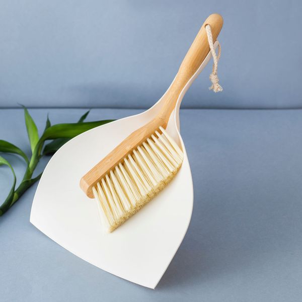 Escova de bambu e pá para limpeza - oikos
