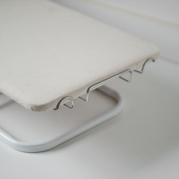 Tábua de passar roupa compacta portátil de apoiar na mesa dobrável - simplo